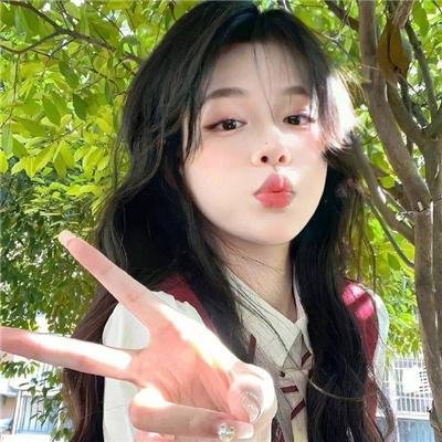笼中女